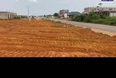 Terrain commercial 500 m² — Yopougon Songon-Té