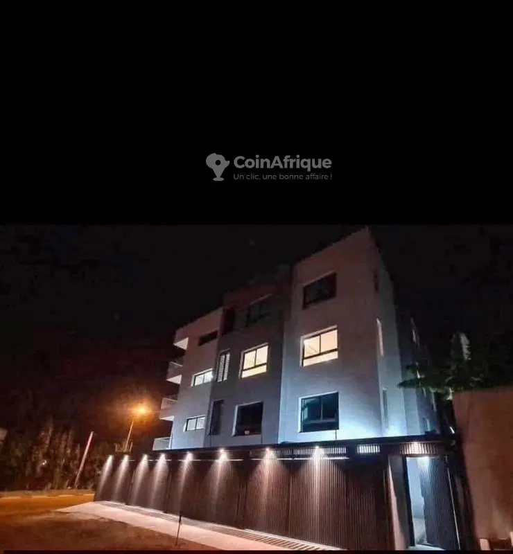 Vente appartements 4 pièces à cocody rivera 4 mbadon au 2ème étage avec ascenseur piscine commune salle de sport