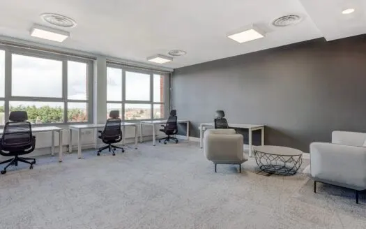 Bureau privé 3 personnes tout inclus — Abidjan Plein Ciel