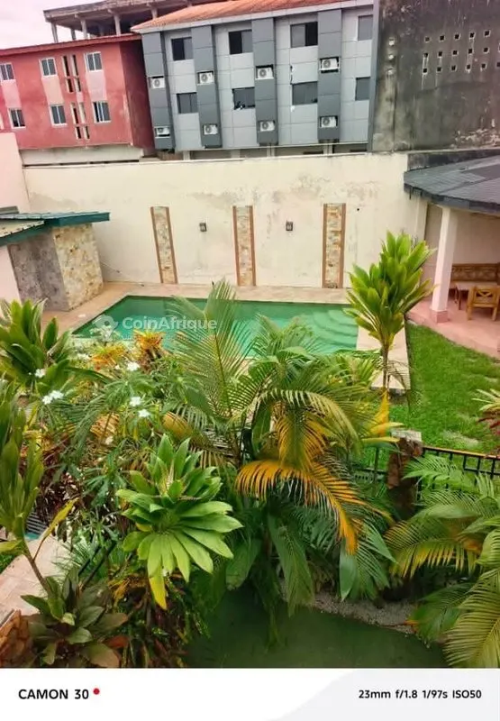 Villa duplex 4 pièces avec piscine commune — Cocody Angré