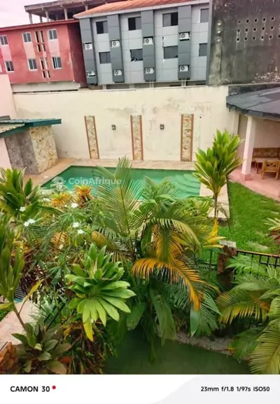 Villa duplex 4 pièces avec piscine commune — Cocody Angré