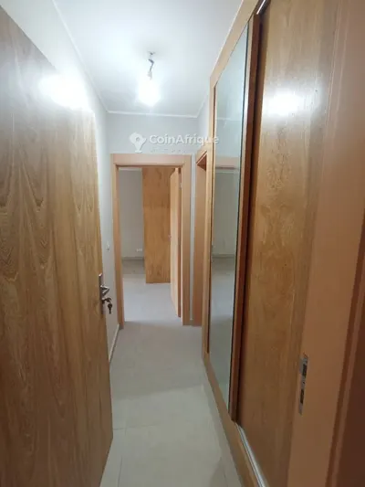 Appartement standing 2 pièces avec balcon — Marcory Zone 4