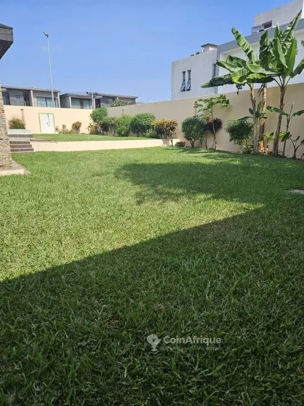 Location villa 9 pièces à Cocody Rivera 4