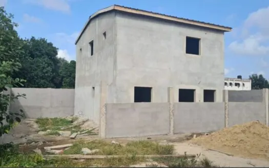 Maison 3-4 pièces — Zone paisible et sécurisée