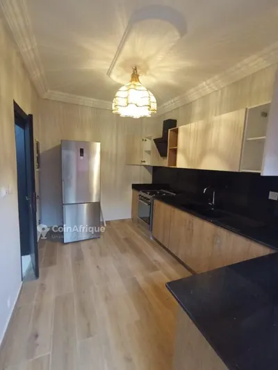 Appartement 4 pièces standing rez-de-jardin — Cocody 2 Plateaux