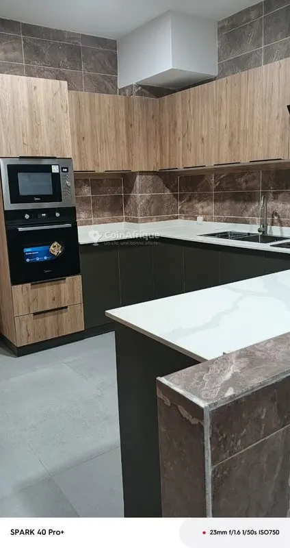 Appartement 3 pièces moderne avec ascenseur — Cocody Angré 9e tranche