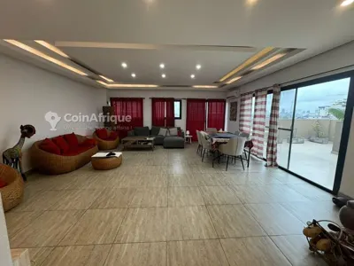 Appartement duplex 5 pièces — Marcory