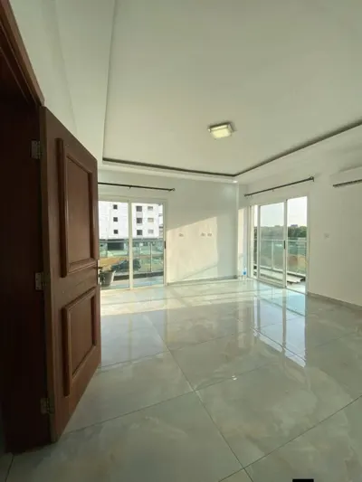 Appartement 3 pièces avec piscine — Cocody Riviera 2