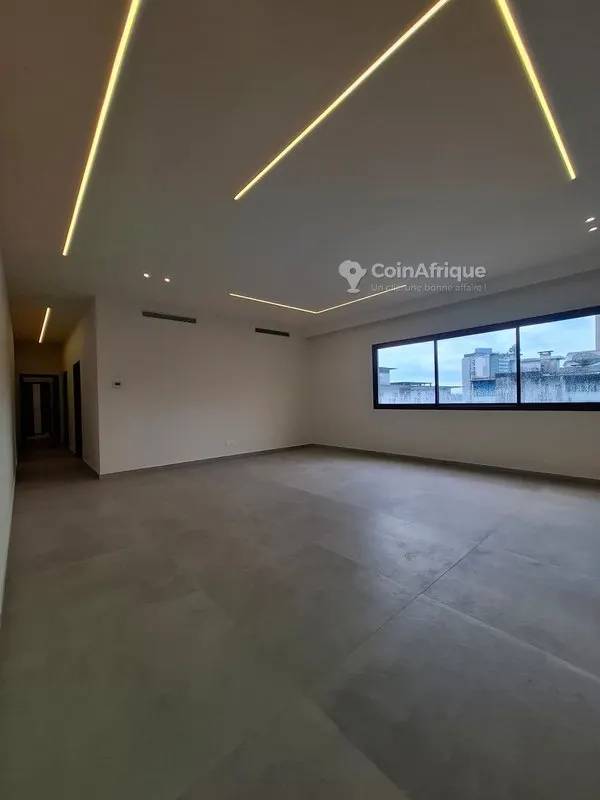 Appartement 3 pièces avec indépendante — Plateau