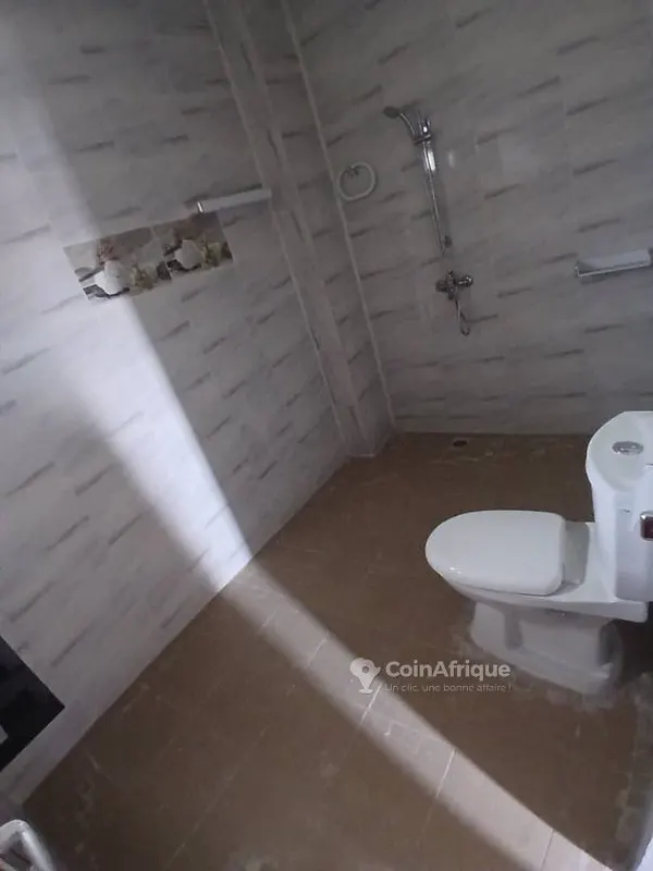 Appartement 4 pièces — Cocody Riviera Bonoumim