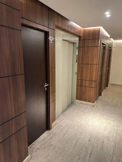 Appartement 3 pièces avec piscine et salle de sport — Le Plateau