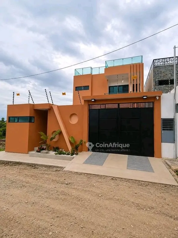 Villa duplex 6 pièces avec vue lagune — Bingerville Anan