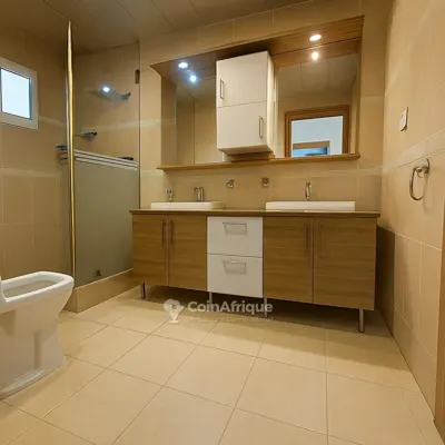 Appartement standing 3 pièces — Marcory Zone 4