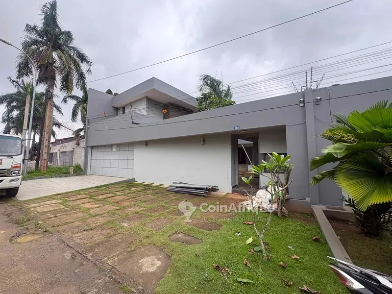 Villa triplex 11 pièces avec piscine — Cocody 7e tranche