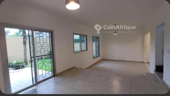 Location villa 5 pièces - Marcory résidentiel