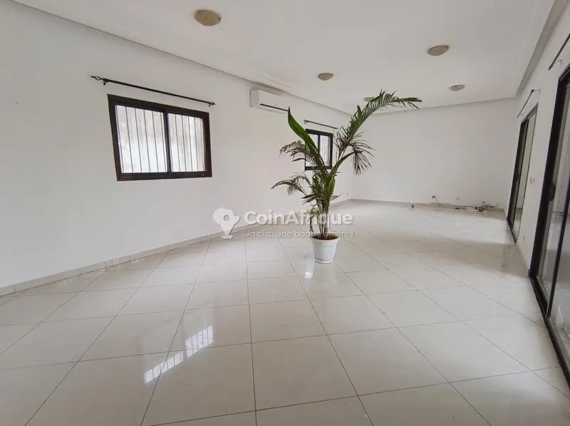 Location villa duplex 7 pièces - Riviera 4,cité blanche