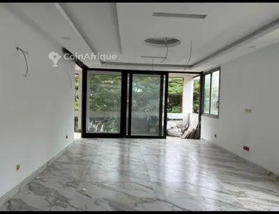 Appartement 5 pièces avec vue — Plateau