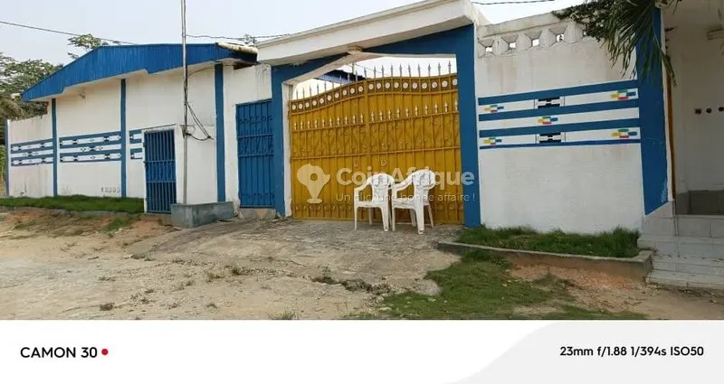 Hôtel 6 pièces + 15 chambres équipé et fonctionnel — Attingué Quartier des Chefs