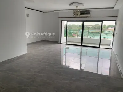 Location appartement 4 pièces 2 Plateaux polyclinique