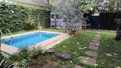 Villa basse 4 pièces avec piscine et jardin — Zone 4