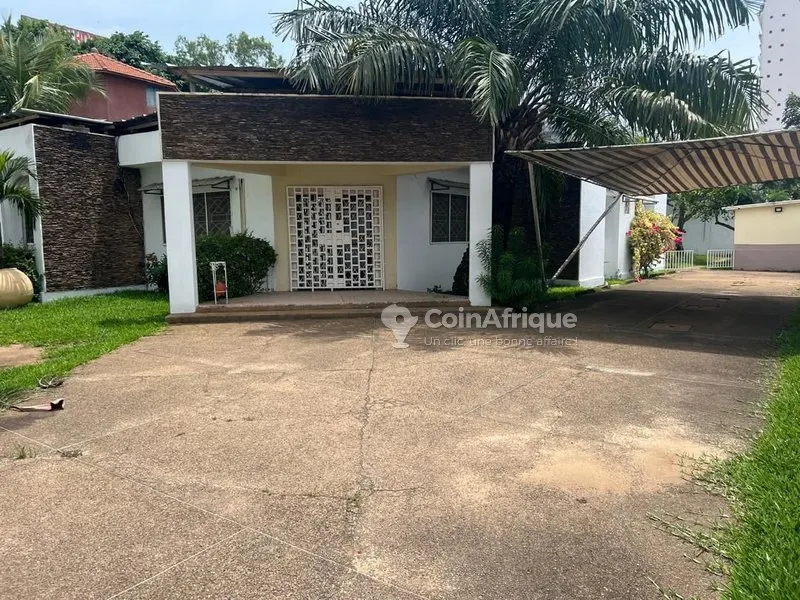 Villa basse 6 pièces avec piscine et jardin — Marcory Zone 4