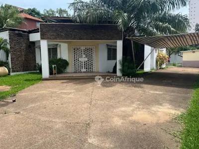 Villa basse 6 pièces avec piscine et jardin — Marcory Zone 4