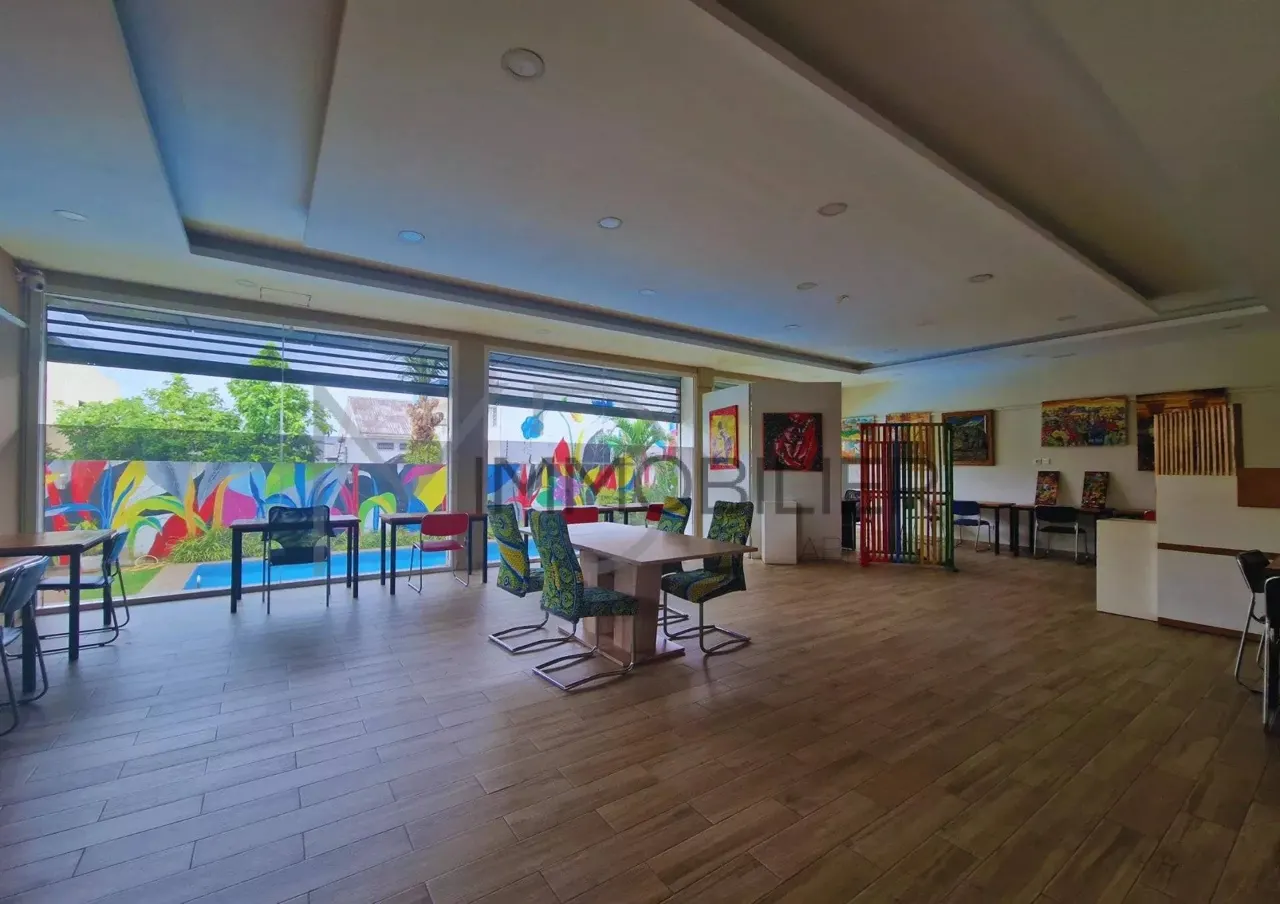 Résidence meublée 14 appartements + commerce — II Plateaux Angré 8ème Tranche