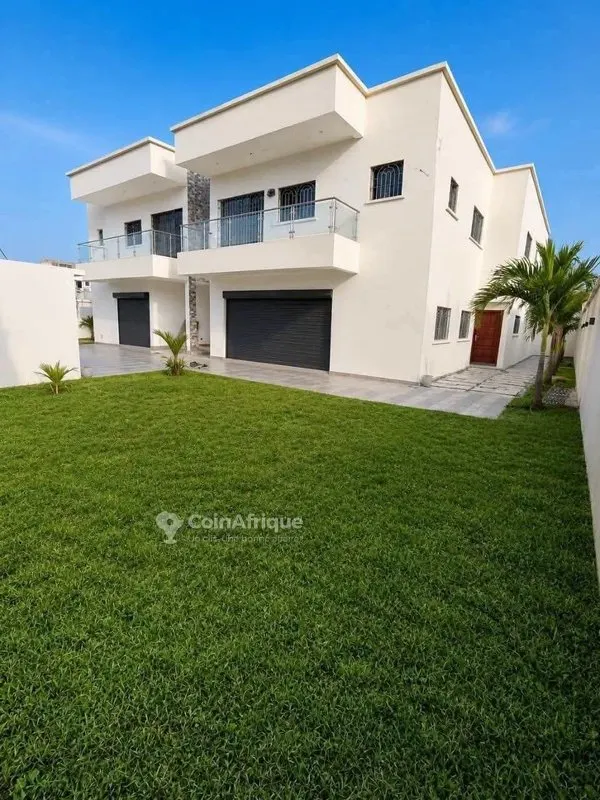 Villa duplex 7 pièces — Cocody Riviera Faya Jule Verne