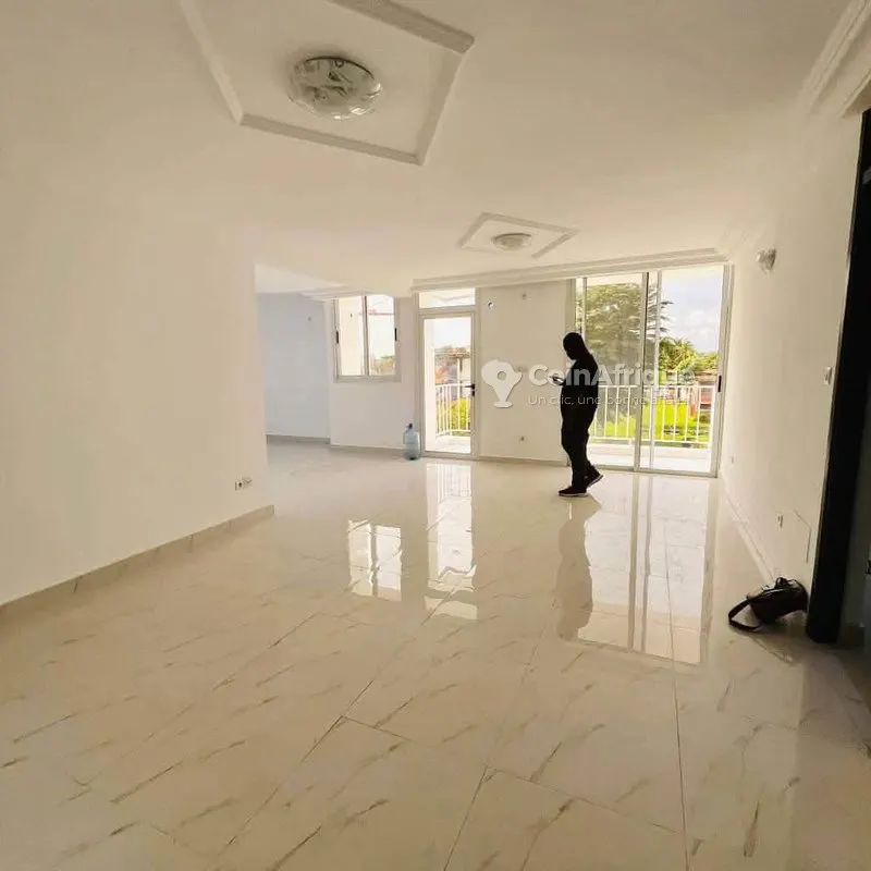 Location appartement 04 pièces - Cocody