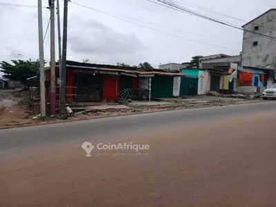 Terrain commercial 2300 m² en bordure de voie — Yopougon Niangon