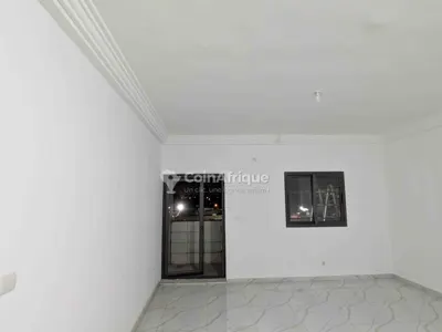Location appartement 3 pièces  –  yopougon complexe sportif