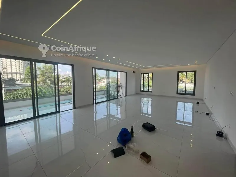 Location appartement 4 pièces en zone 4