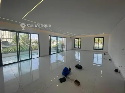 Location appartement 4 pièces  en zone 4