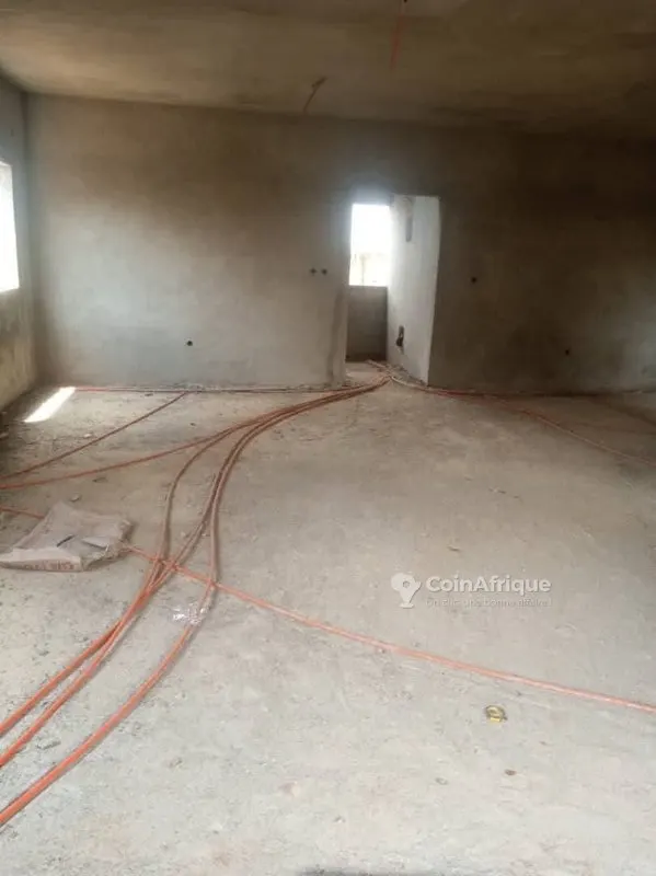 Villa duplex 5 pièces inachevée — Gbalé Bingerville