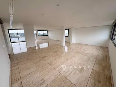 Location appartements 3 pièces - le plateau au 8iem étage