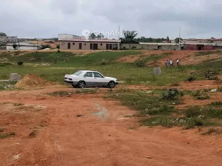 Terrain 400 m² avec ACD et TF — Yopougon Songon