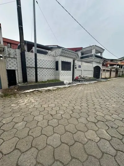 Location villa 8 pièce  à Cocody Angre 8eme Tranche