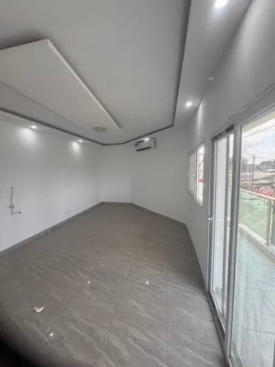Appartement 3 pièces 2 chambres — Marcory