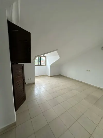 Appartement 3 pièces à louer — Cocody
