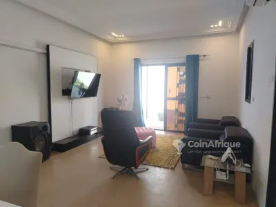 Villa basse 3 chambres avec garage — Treichville Zone 3