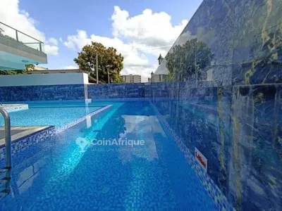 Appartement meublé 3 pièces avec piscine — Marcory Zone 4