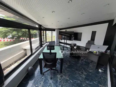 Location bureaux & commerces 150  - le plateau