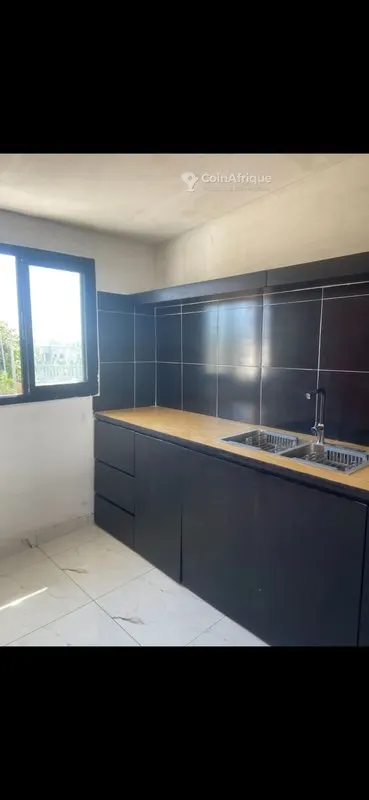 Villa 2 pièces neuve — Bingerville Marchou