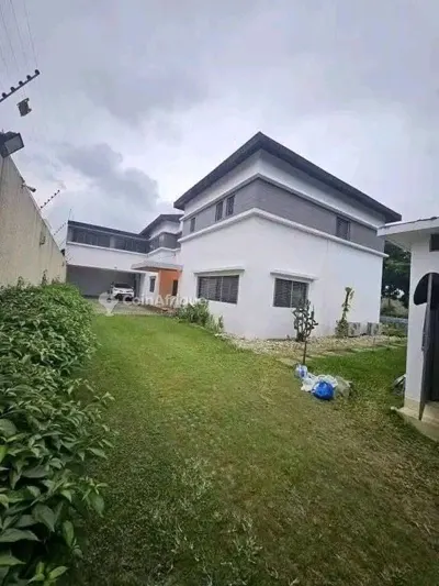 Villa duplex 9 pièces avec piscine — Riviera 4