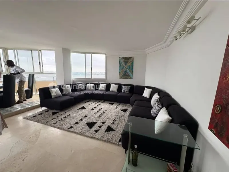 Appartement 4 pièces meublé — Plateau