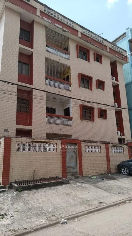 2 immeubles jumélés R+3 avec 16 appartements — Yopougon Académie