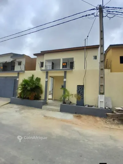 Villa duplex 7 pièces — Feh Kessé