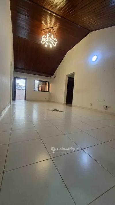 Villa 5 pièces — Cocody 8e Tranche