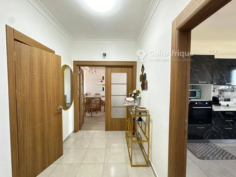 Appartement meublé 3 pièces haut standing — Marcory Zone 4