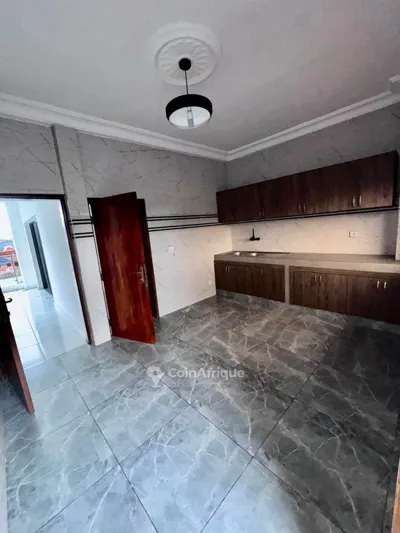 Appartement 4 pièces — Abatta